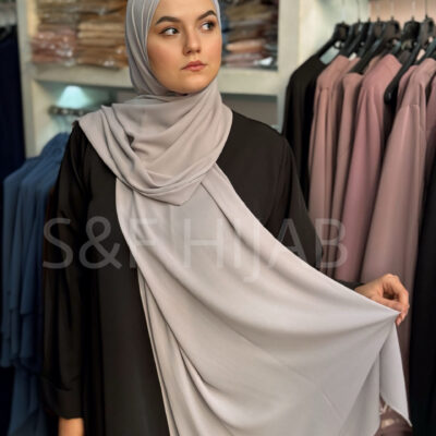 شال رمادي فاتح