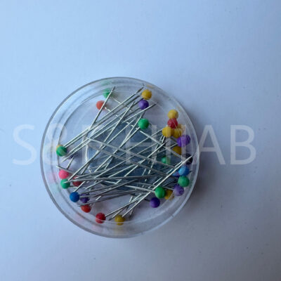 علبة دبابيس لتثبيت الحجاب