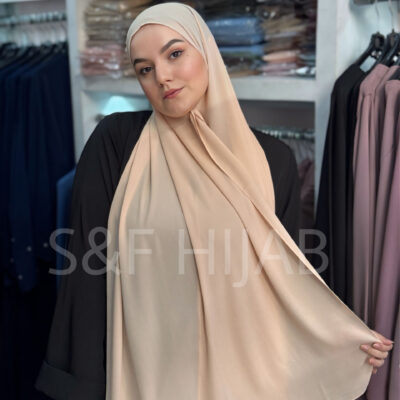 شال بيج فاتح