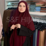 حجاب أحمر غامق