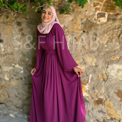 فستان وردي غامق