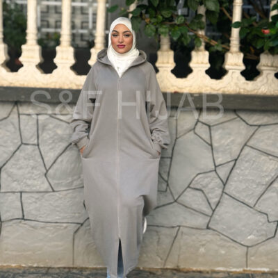 قميص رياضي باللون الرمادي