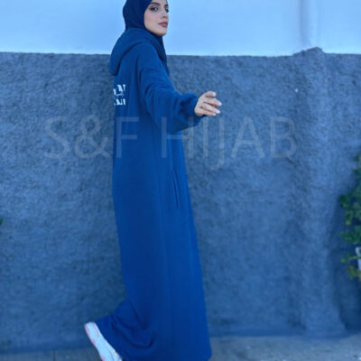 قميص رياضي باللون الأزرق