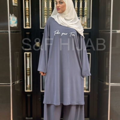 طقم رياضي رمادي